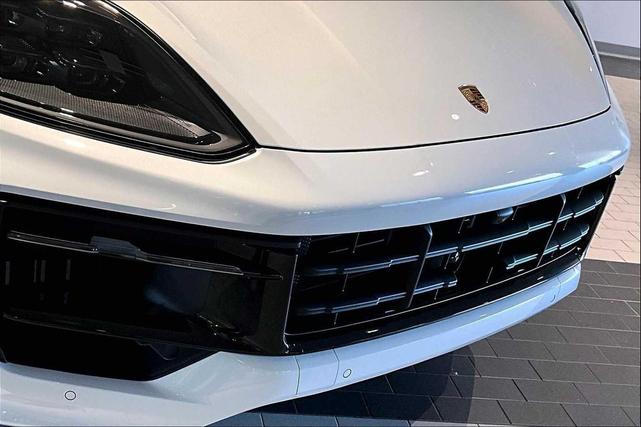 Photo of 2026 Carrara White Metallic Porsche Cayenne