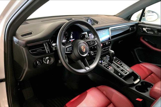 Photo of 2025 Carrara White Metallic Porsche Macan