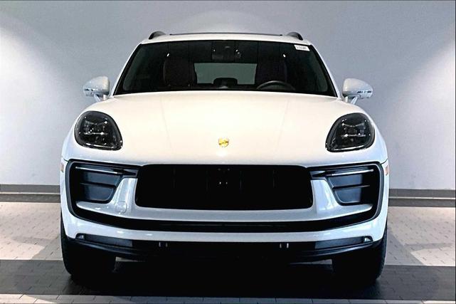 Photo of 2025 Carrara White Metallic Porsche Macan