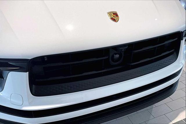 Photo of 2025 Carrara White Metallic Porsche Macan