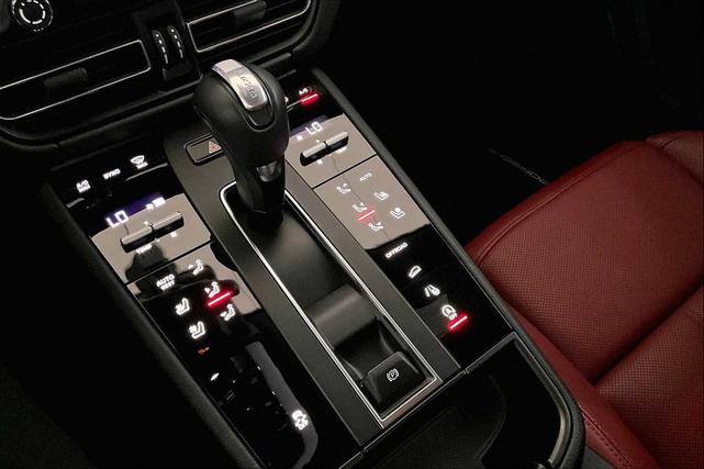 Photo of 2025 Carrara White Metallic Porsche Macan
