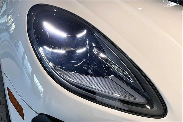 Photo of 2025 Carrara White Metallic Porsche Macan
