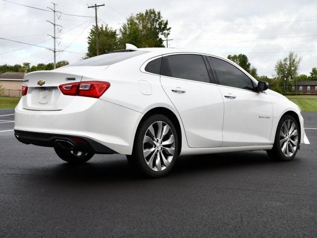Photo of 2017 Iridescent Pearl Tricoat Chevrolet Malibu
