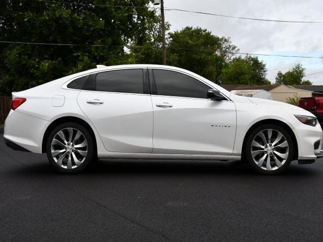 Photo of 2017 Iridescent Pearl Tricoat Chevrolet Malibu