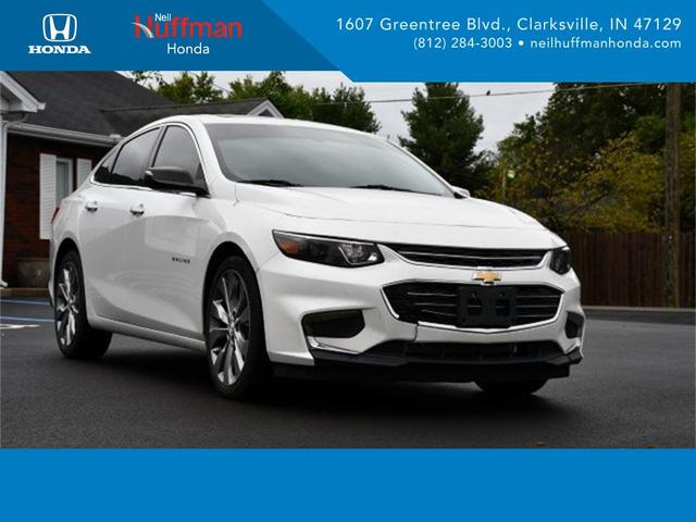 Photo of 2017 Iridescent Pearl Tricoat Chevrolet Malibu