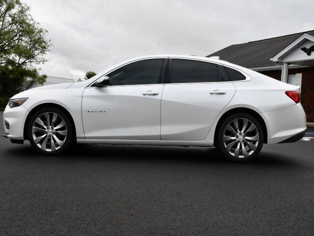 Photo of 2017 Iridescent Pearl Tricoat Chevrolet Malibu
