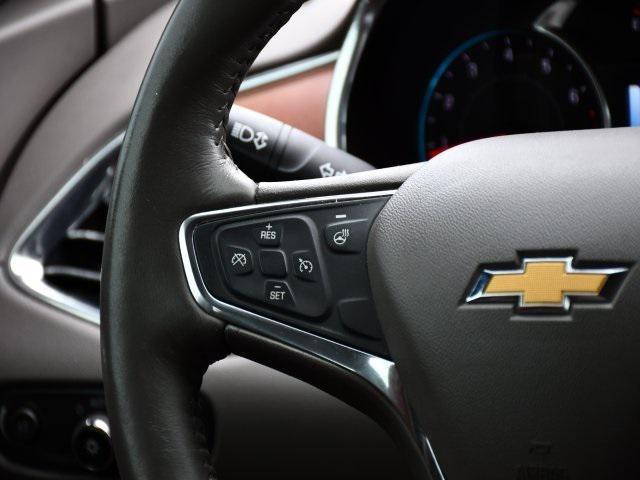 Photo of 2017 Iridescent Pearl Tricoat Chevrolet Malibu
