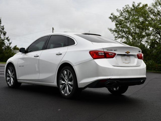 Photo of 2017 Iridescent Pearl Tricoat Chevrolet Malibu