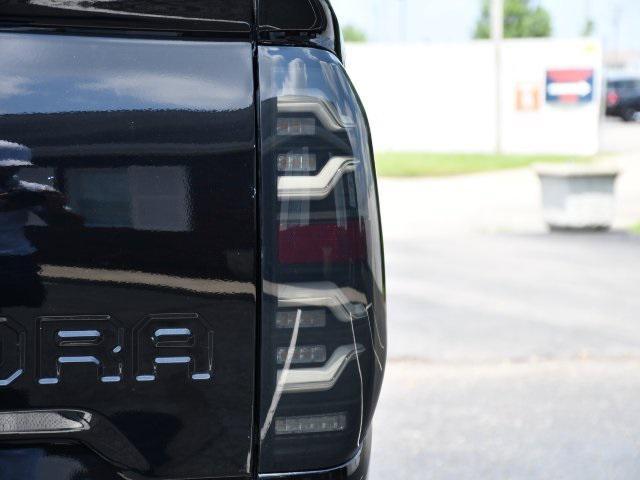 Photo of 2020 Midnight Black Metallic Toyota Tundra