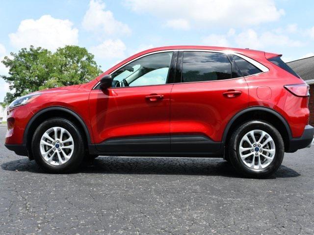 Photo of 2022 Rapid Red Metallic Tinted Clearcoat Ford Escape