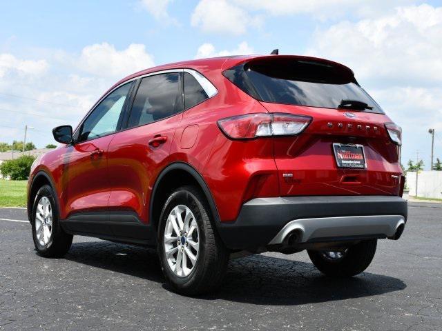 Photo of 2022 Rapid Red Metallic Tinted Clearcoat Ford Escape