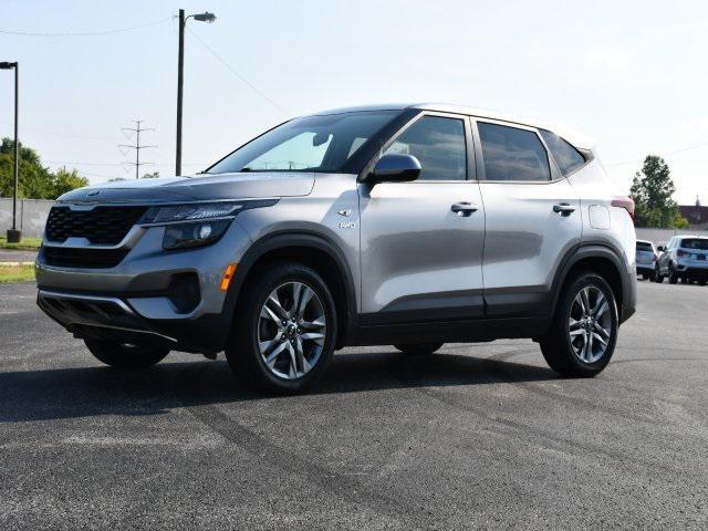 Photo of 2021 Steel Gray Kia Seltos