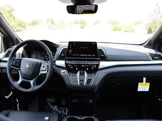 Photo of 2026 Platinum White Pearl Honda Odyssey