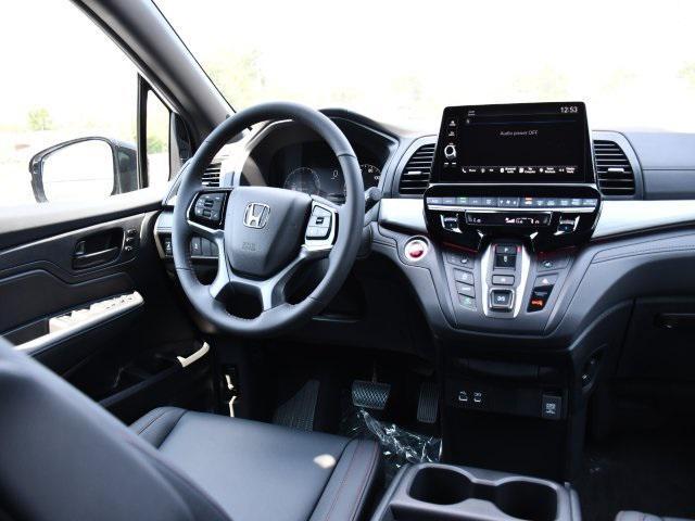 Photo of 2026 Platinum White Pearl Honda Odyssey