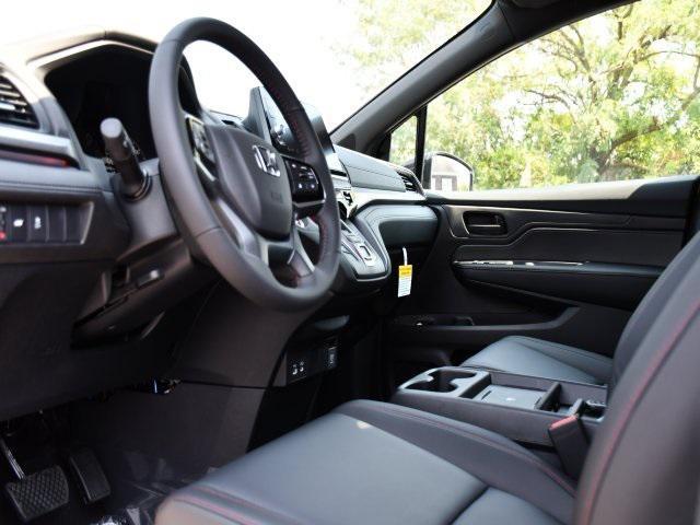 Photo of 2026 Platinum White Pearl Honda Odyssey