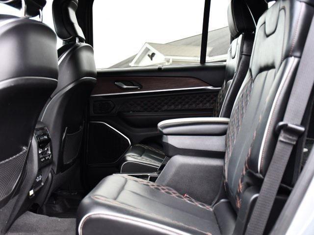Photo of 2021 Silver Zynith Jeep Grand Cherokee L
