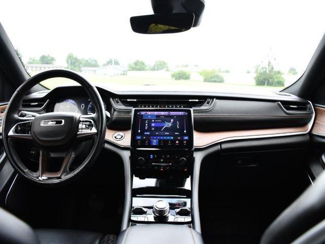 Photo of 2021 Silver Zynith Jeep Grand Cherokee L