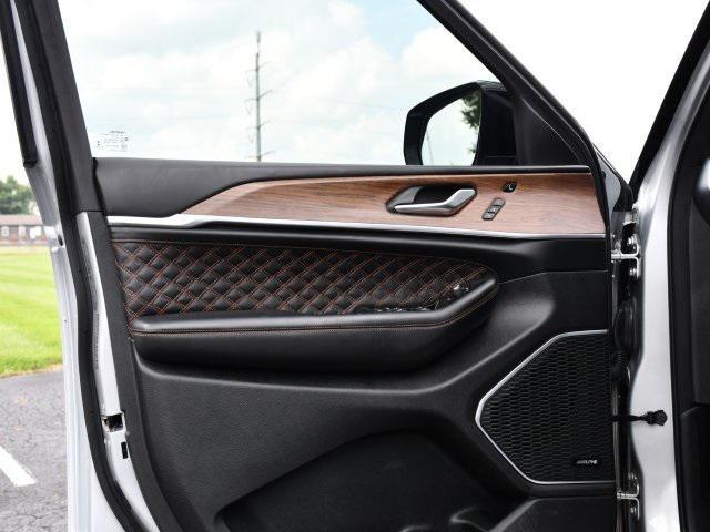 Photo of 2021 Silver Zynith Jeep Grand Cherokee L