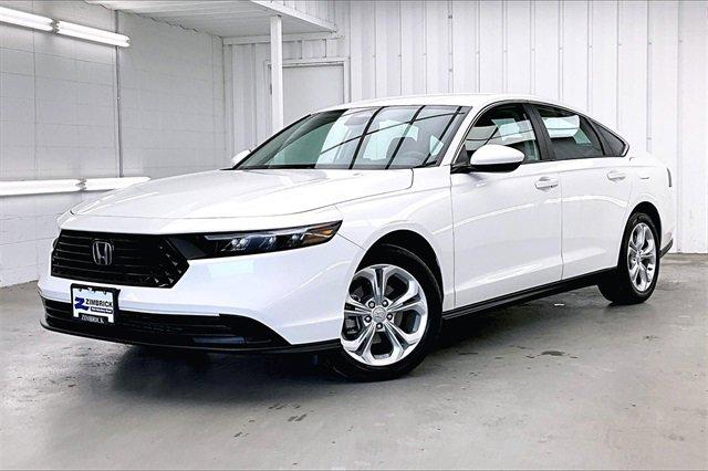 Photo of 2024 Platinum White Pearl Honda Accord