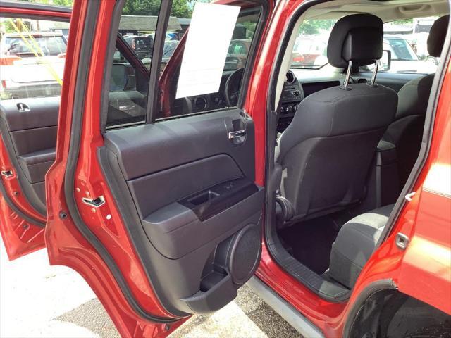 Photo of 2010 Maroon Jeep Patriot