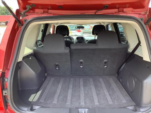 Photo of 2010 Maroon Jeep Patriot