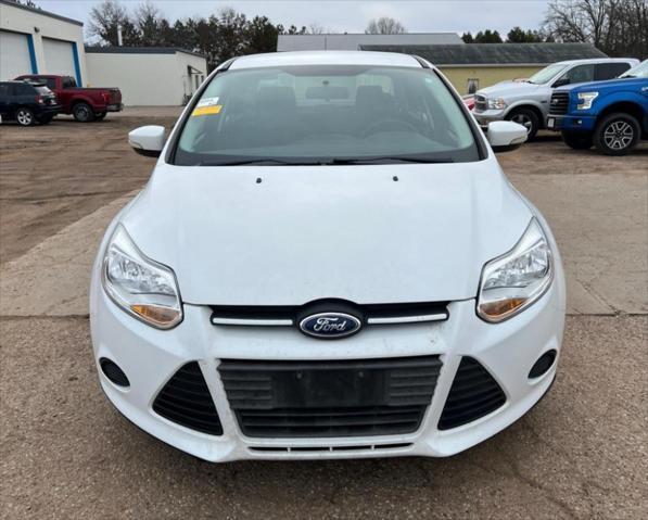 Photo of 2013 White Ford Focus