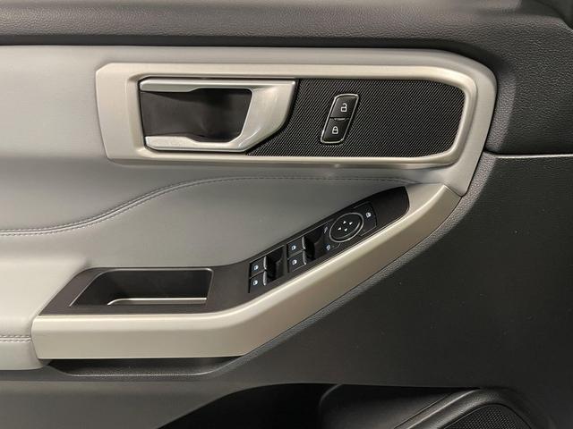 Photo of 2023 Carbonized Gray Metallic Ford Explorer