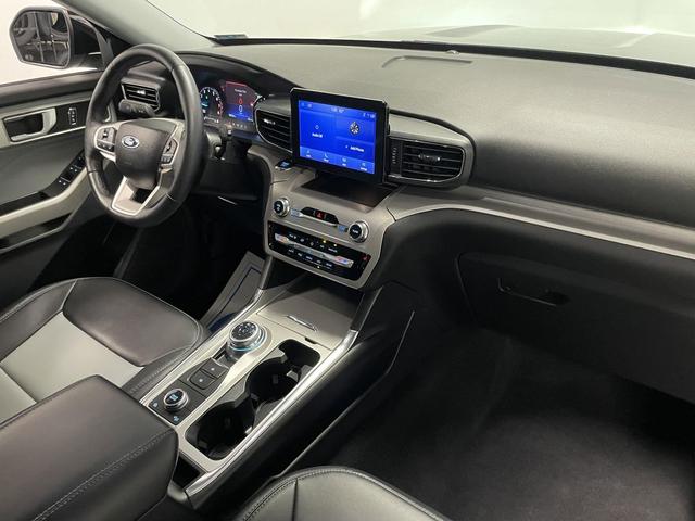 Photo of 2023 Carbonized Gray Metallic Ford Explorer
