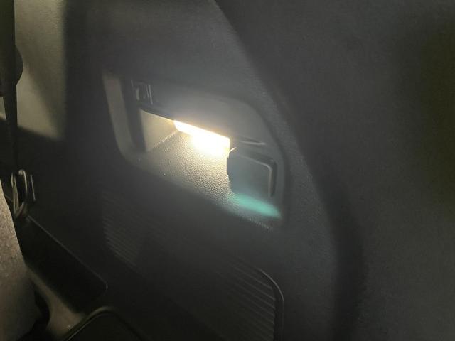 Photo of 2023 Carbonized Gray Metallic Ford Explorer