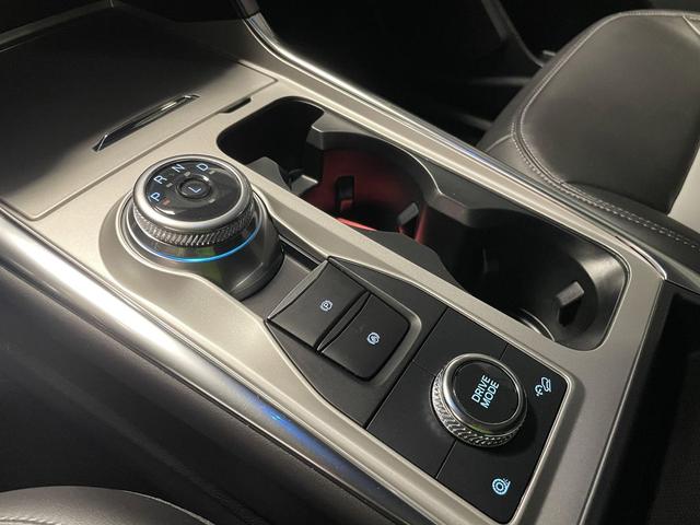 Photo of 2023 Carbonized Gray Metallic Ford Explorer