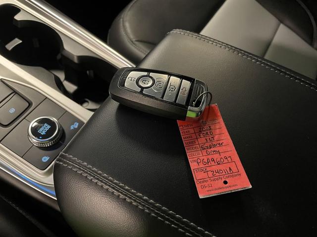 Photo of 2023 Carbonized Gray Metallic Ford Explorer