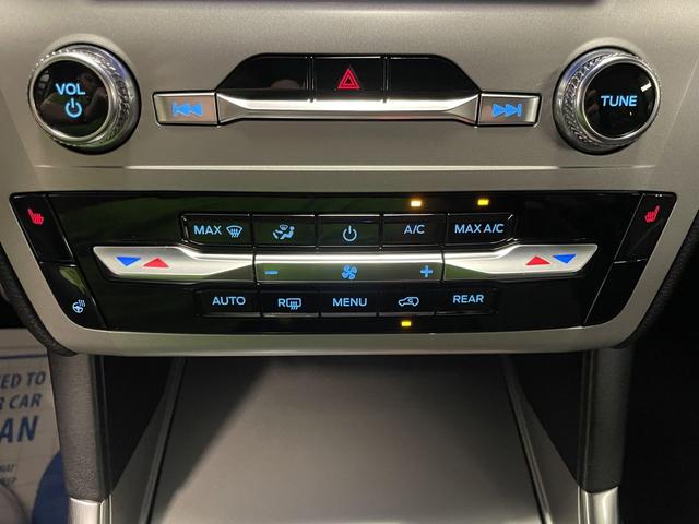 Photo of 2023 Carbonized Gray Metallic Ford Explorer