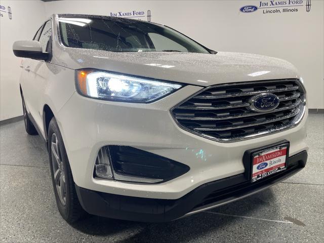 Photo of 2022 White Ford Edge