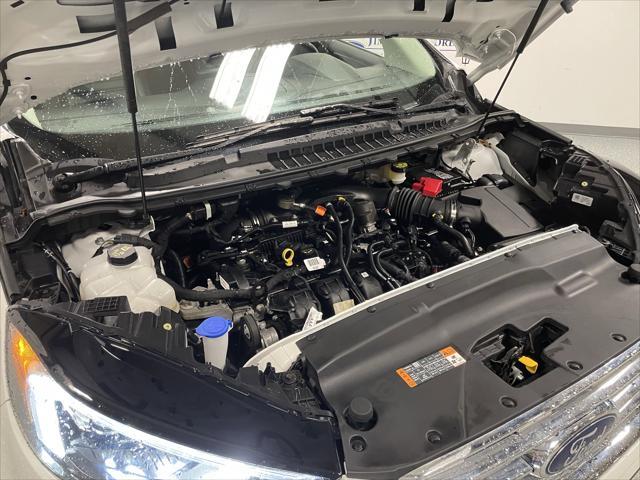 Photo of 2022 White Ford Edge
