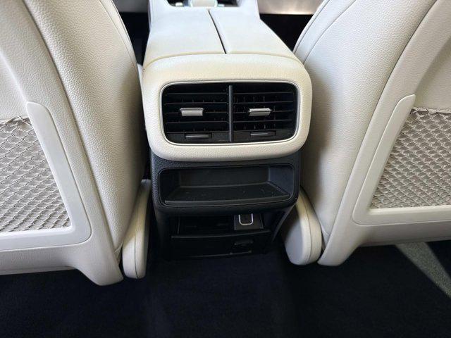 Photo of 2022 Lunar Blue Metallic Mercedes-Benz GLE 350