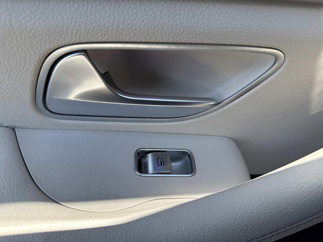 Photo of 2022 Lunar Blue Metallic Mercedes-Benz GLE 350