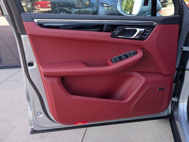 Photo of 2026 Dolomite Silver Metallic Porsche Macan