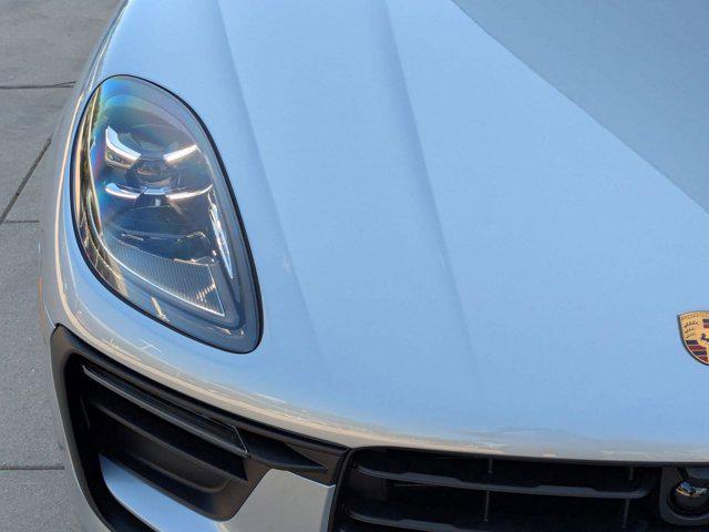 Photo of 2026 Dolomite Silver Metallic Porsche Macan