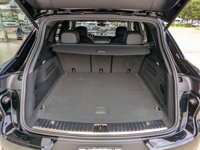 Photo of 2025 Chromite Black Metallic Porsche Cayenne