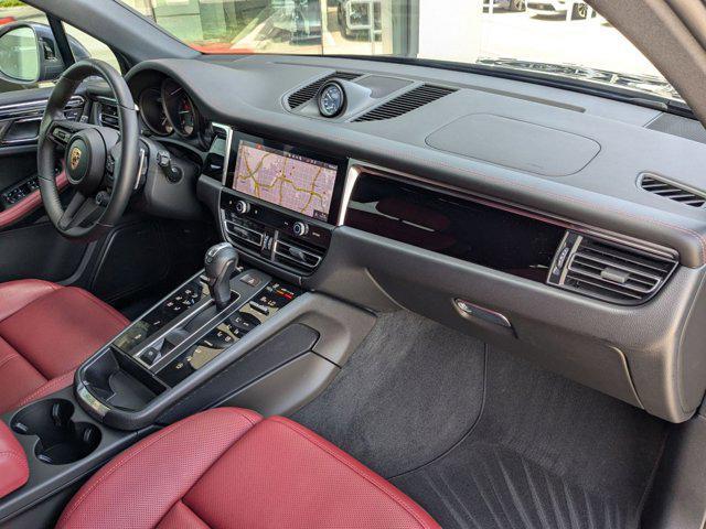 Photo of 2025 Jet Black Metallic Porsche Macan