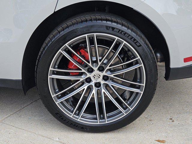 Photo of 2024 Chalk Porsche Macan