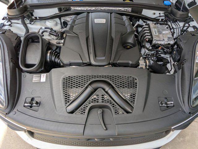 Photo of 2025 White Porsche Macan