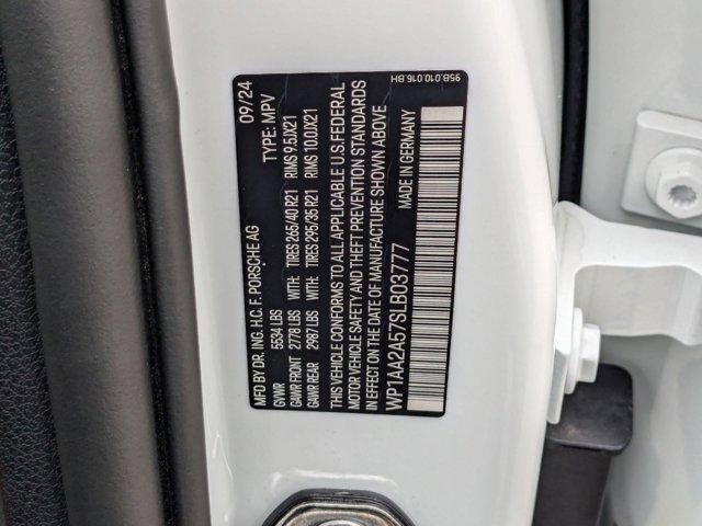 Photo of 2025 White Porsche Macan