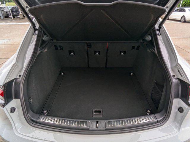 Photo of 2025 White Porsche Macan