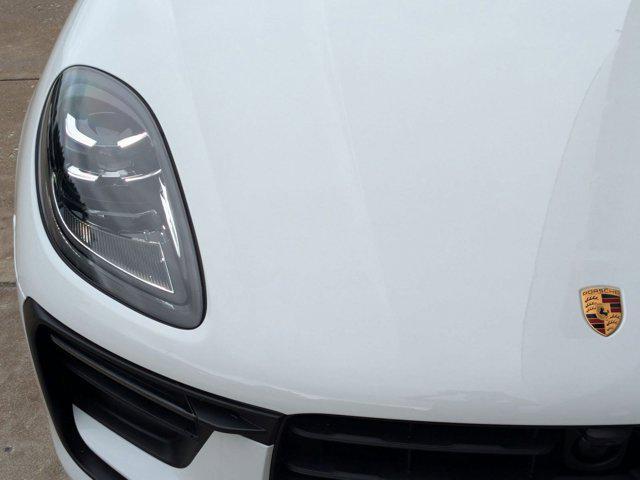 Photo of 2025 White Porsche Macan