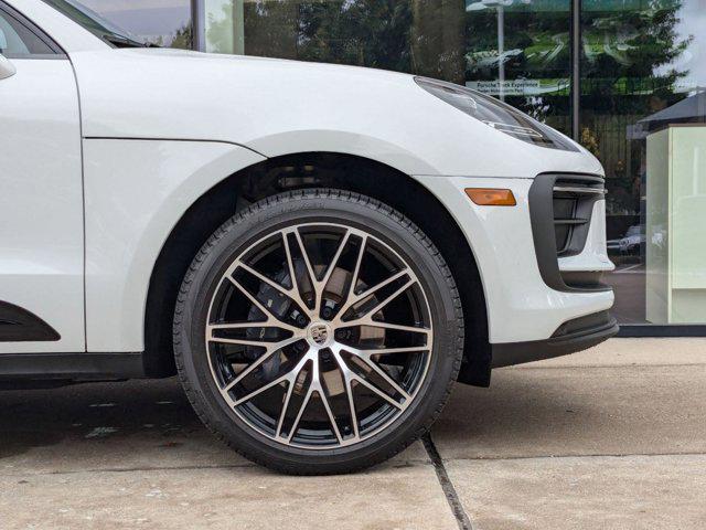 Photo of 2025 White Porsche Macan