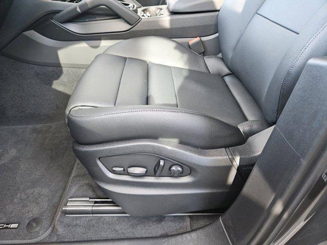 Photo of 2025 Quartzite Grey Metallic Porsche Cayenne