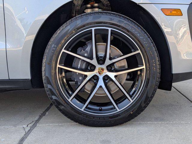 Photo of 2026 Dolomite Silver Metallic Porsche Macan