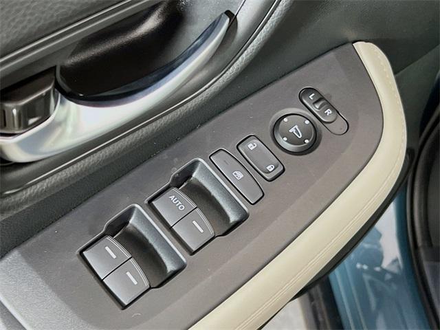 Photo of 2026 Pearl Honda HR-V
