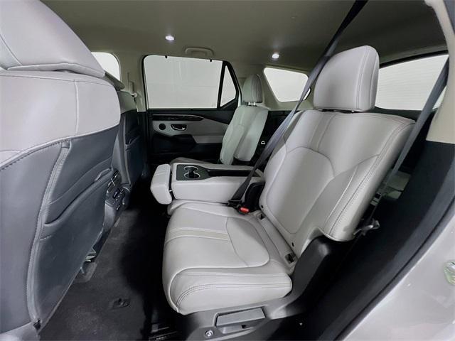 Photo of 2025 White Diamond Pearl Honda Pilot